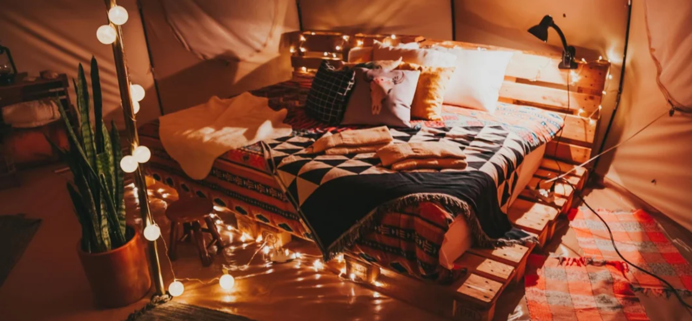 How to fall asleep faster naturally — night scene with moon